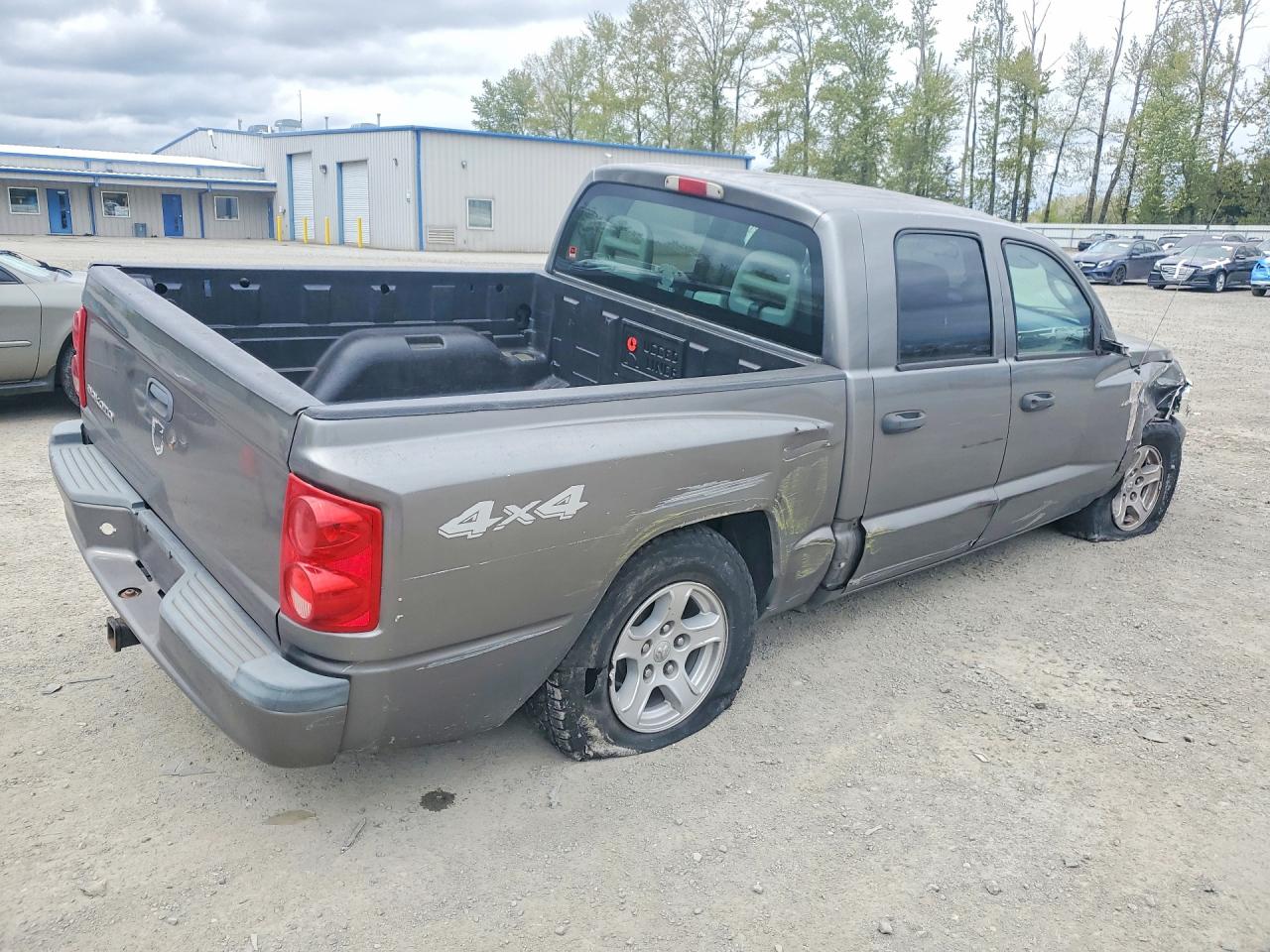 2005 DODGE Dakota VIN 1D7HW28KX5S338607 photo 3