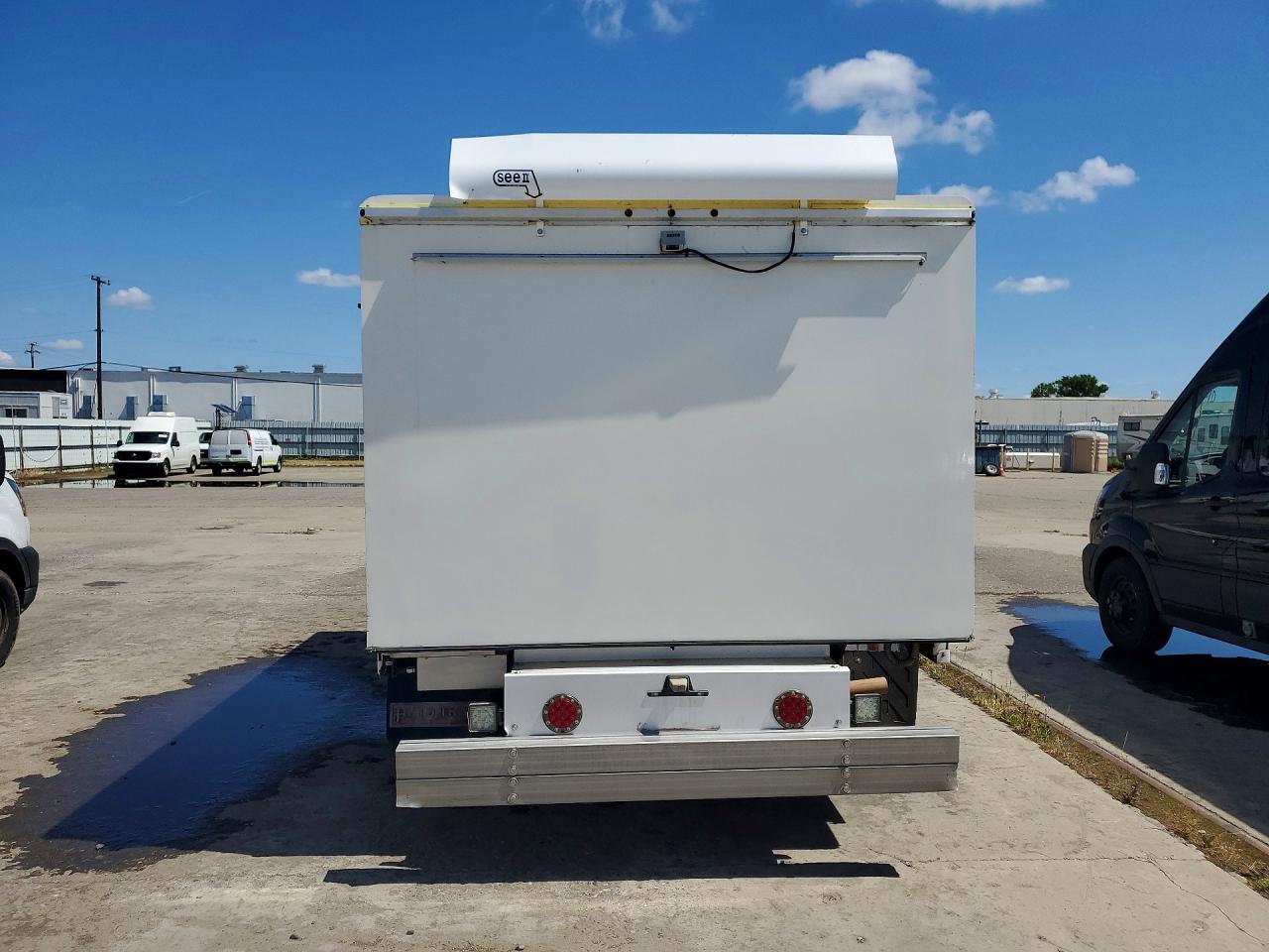 2017 Ford Econoline VIN 1FDXE4FS8HDC69072 photo 6