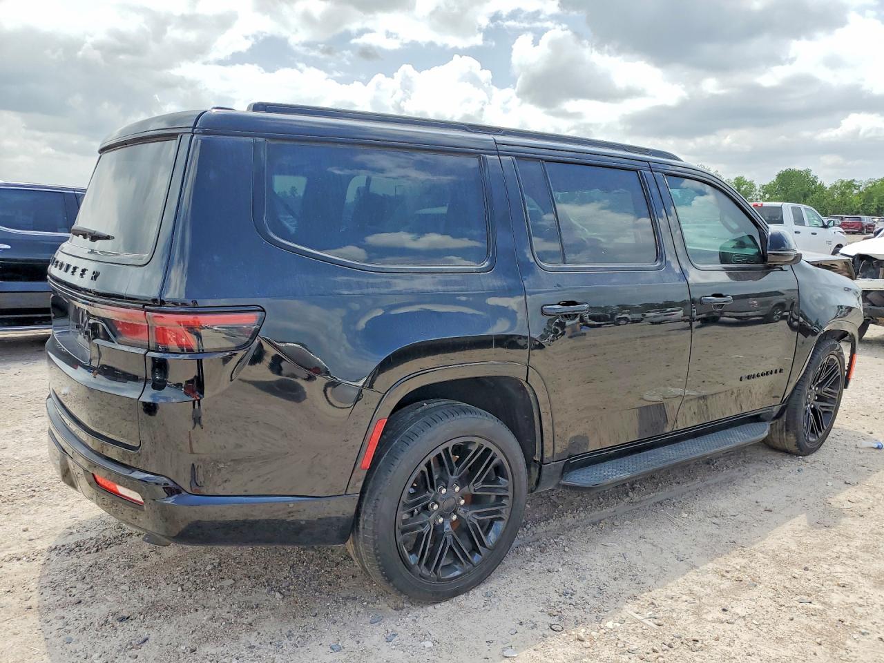 2023 Jeep Wagoneer VIN 1C4SJVBP0PS560452 photo 3