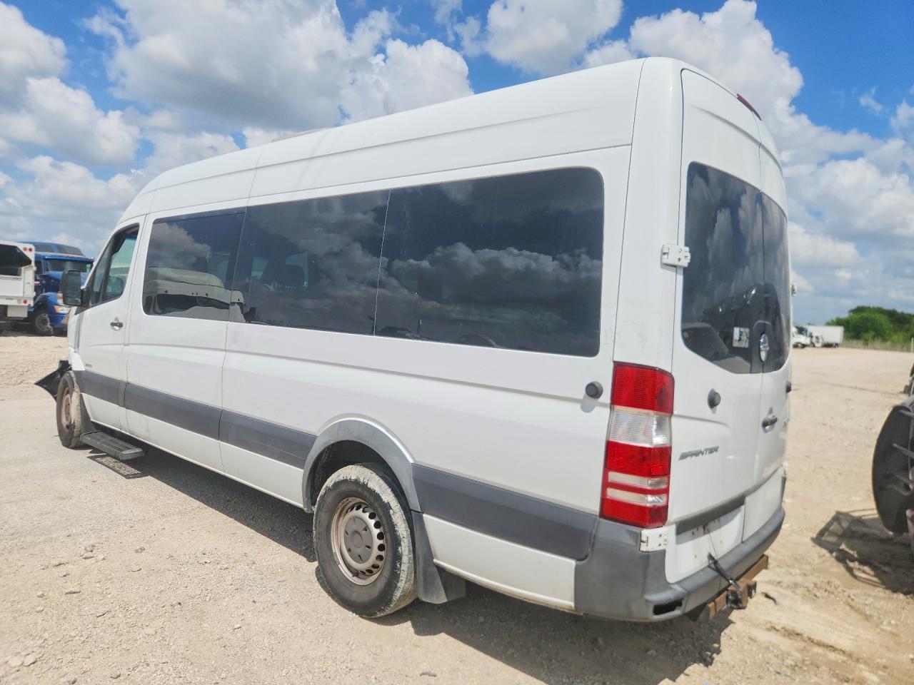 2014 FREIGHTLINER Sprinter VIN WCDPE8CC5E5869131 photo 2