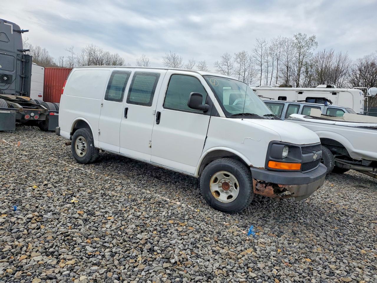 2008 Chevrolet Express VIN 1GCGG25C981155323 photo 4