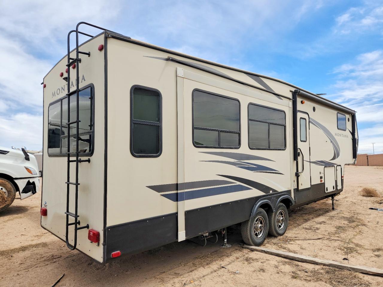 2020 KEYSTONE Montana VIN 4YDF29424LA740649 photo 4