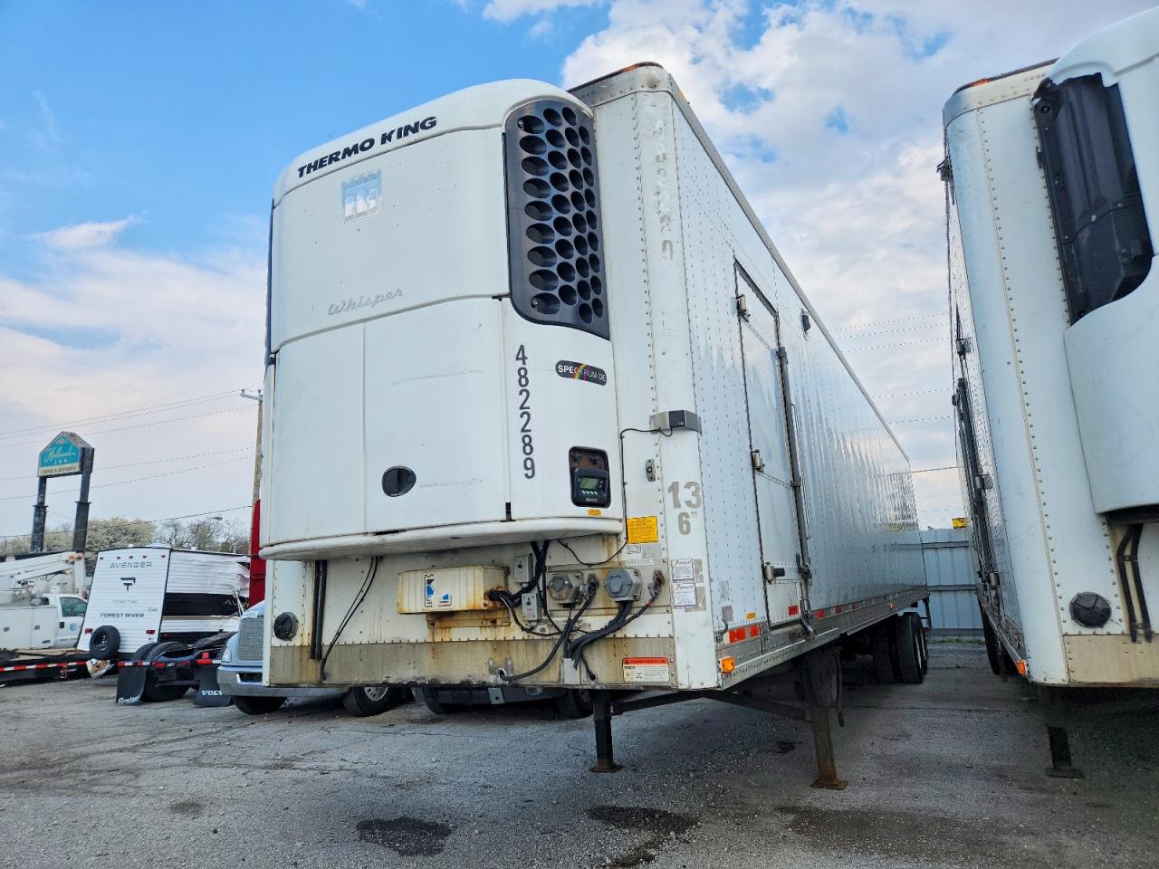 2015 UTILITY All models VIN 1UYVS2488FM408504 photo 2