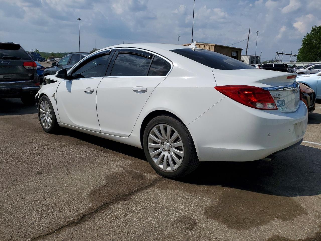 2011 Buick Regal VIN 2G4GV5EV0B9207655 photo 2