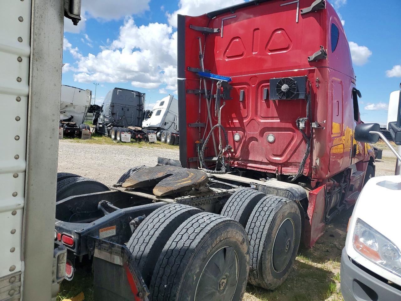 2020 FREIGHTLINER All other VIN 3AKJHHDR7LSLM4929 photo 4