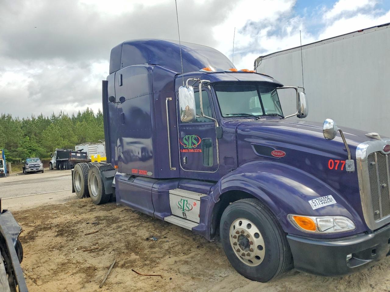 2011 PETERBILT All other VIN 1XPHD49X7BD131077 photo 1