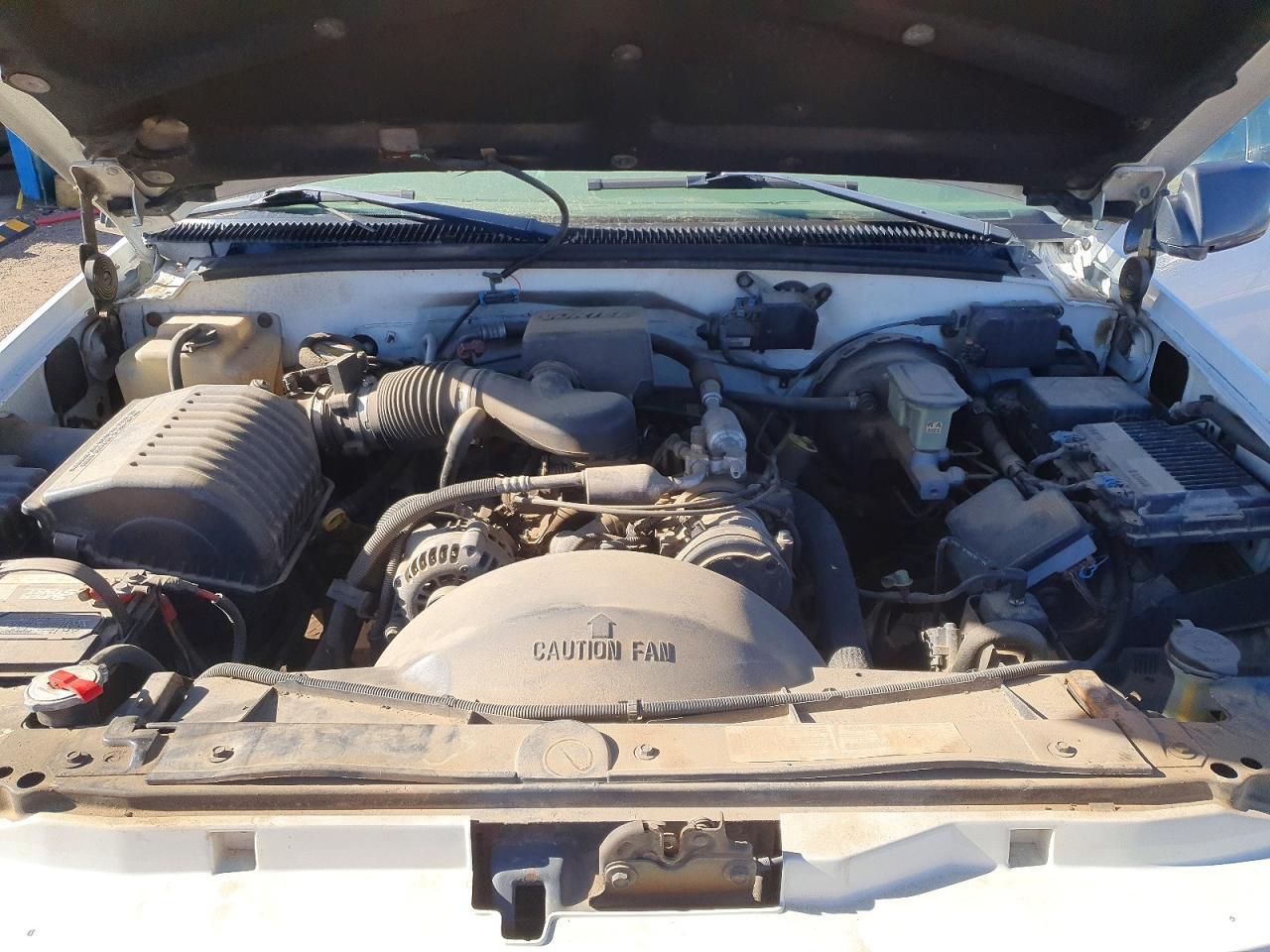 1998 GMC Yukon VIN 1GKEK13RXWJ721854 photo 12