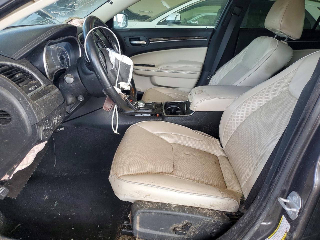 2022 Chrysler 300 VIN 2C3CCADG1NH111892 photo 7