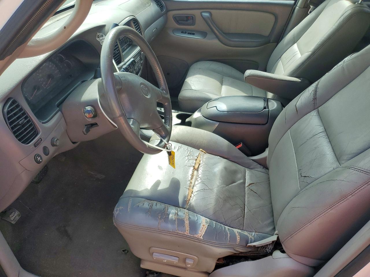 2002 Toyota Sequoia VIN 5TDBT48A92S071847 photo 7