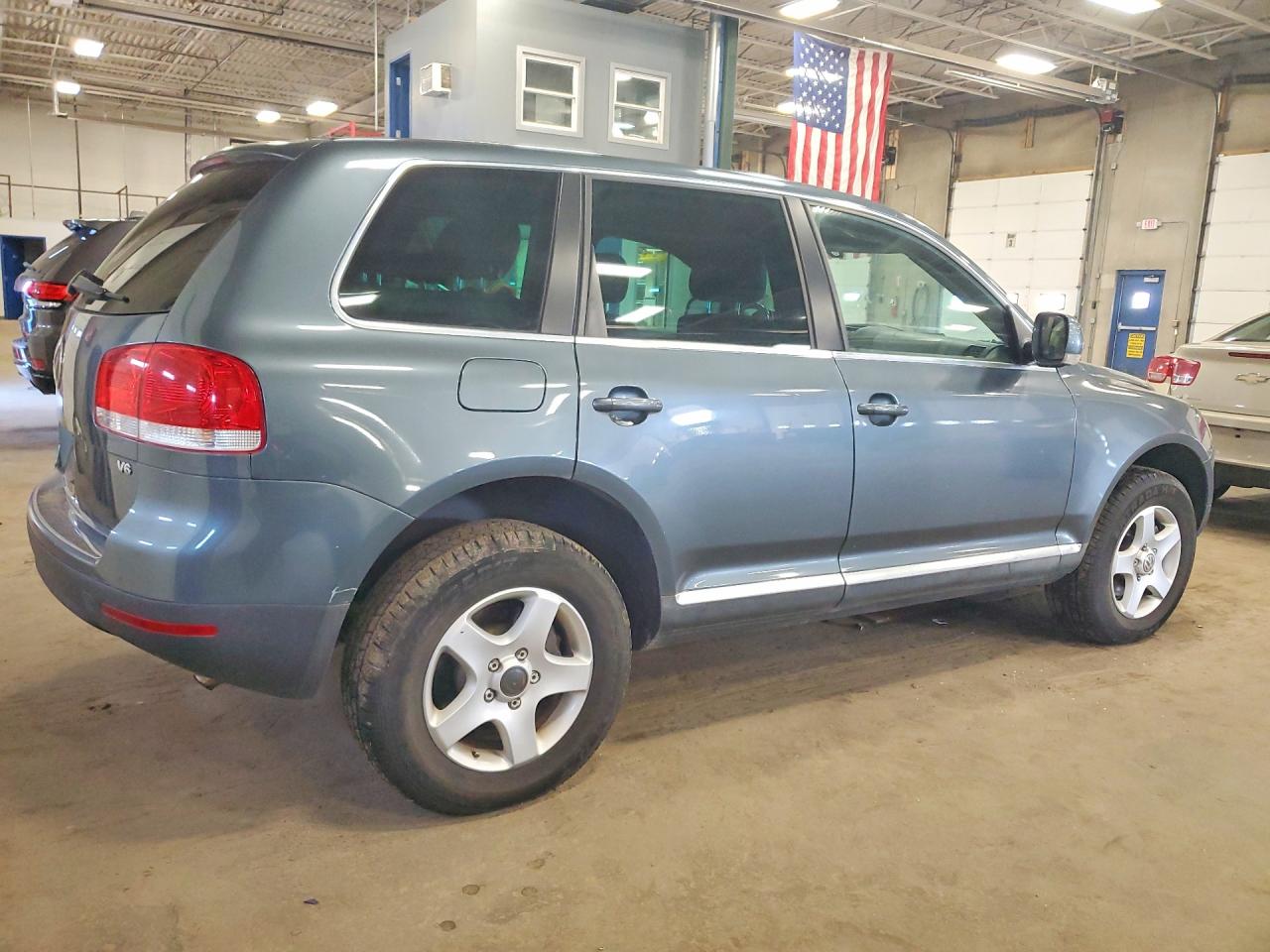 2006 Volkswagen Touareg VIN WVGZG77L96D038433 photo 3