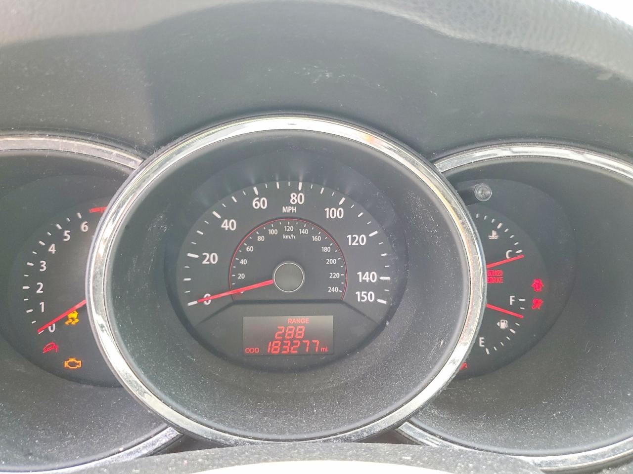 2011 Kia Sorento VIN 5XYKT3A1XBG032329 photo 9