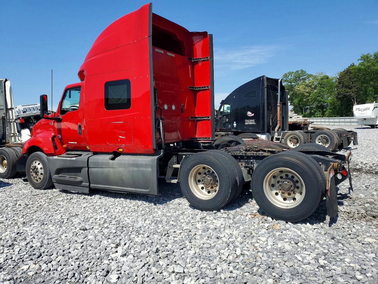 2020 International All models VIN 3HSDZAPR5LN869245 photo 3