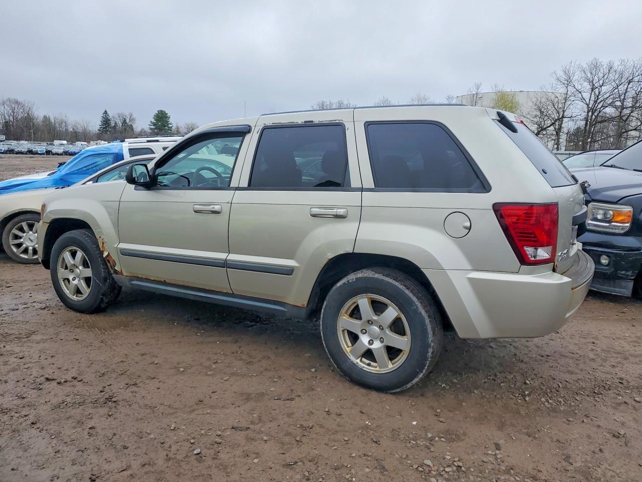 2008 Jeep Cherokee VIN 1J8GR48K68C197387 photo 2