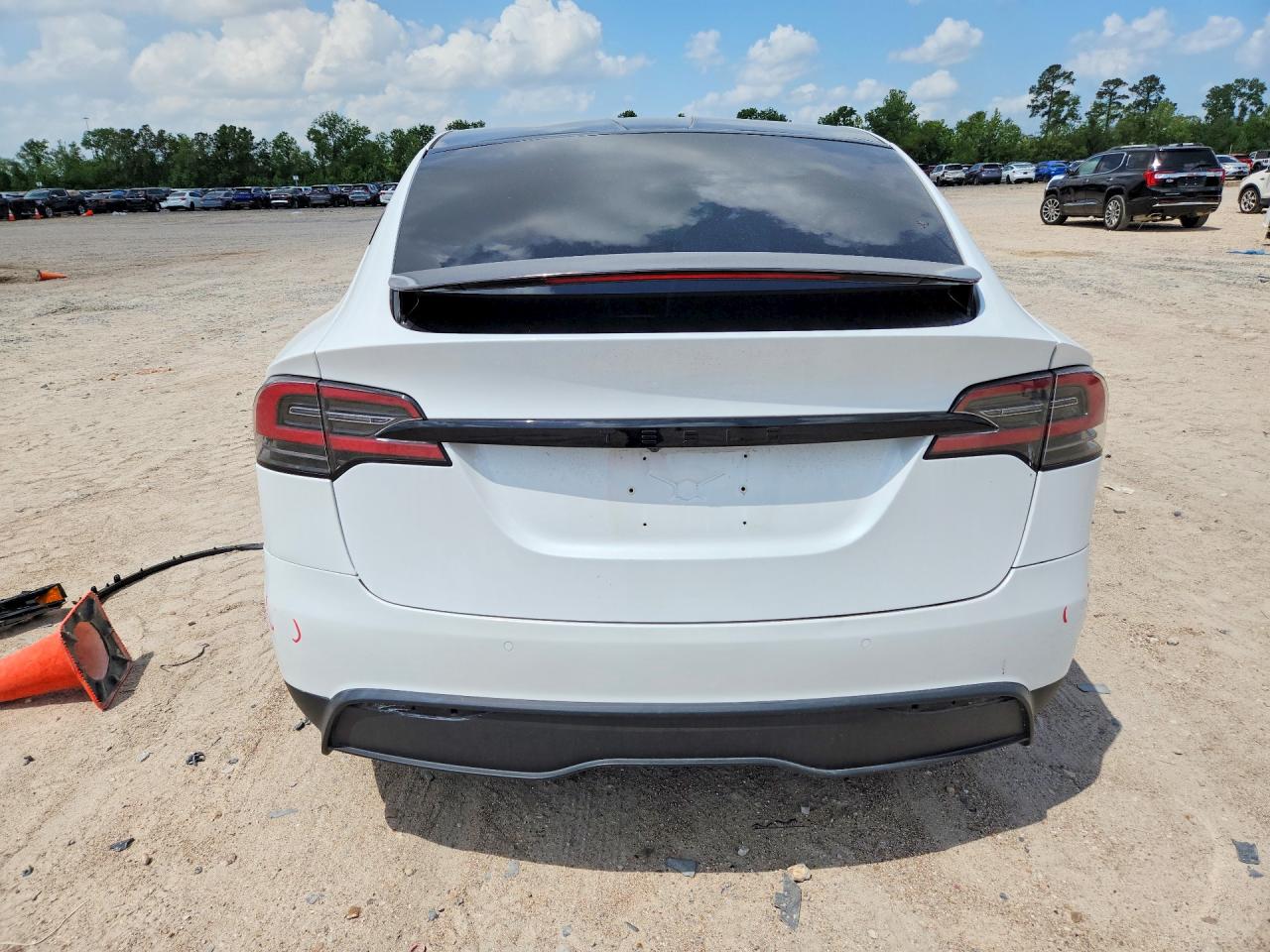 2022 Tesla Model x VIN 7SAXCBE50NF328603 photo 6