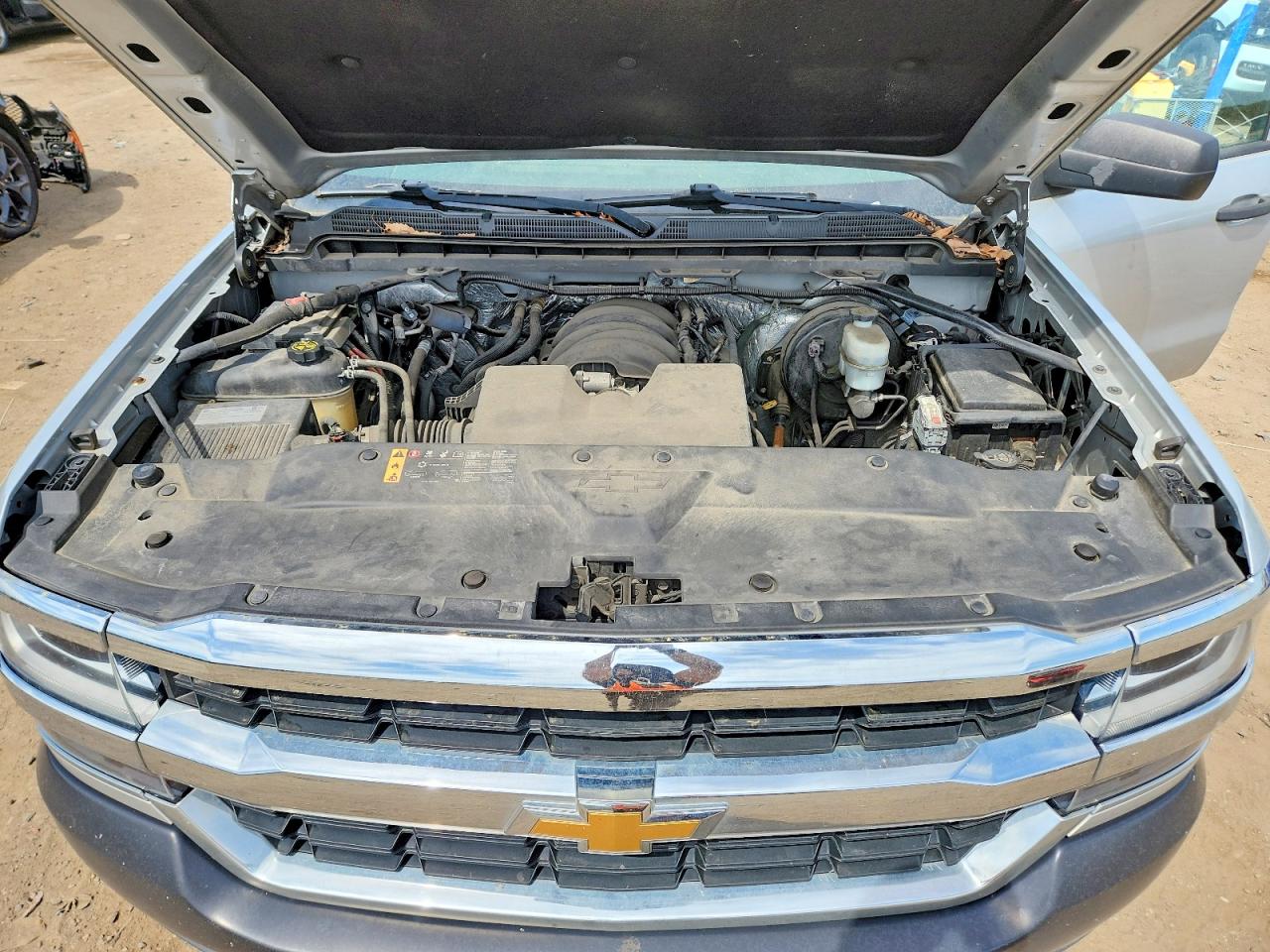 2018 Chevrolet All models VIN 1GCRCNEH6JZ280594 photo 11