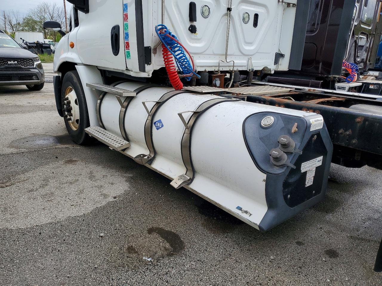 2018 FREIGHTLINER All other VIN 1FUBGAD95JLJS1005 photo 9