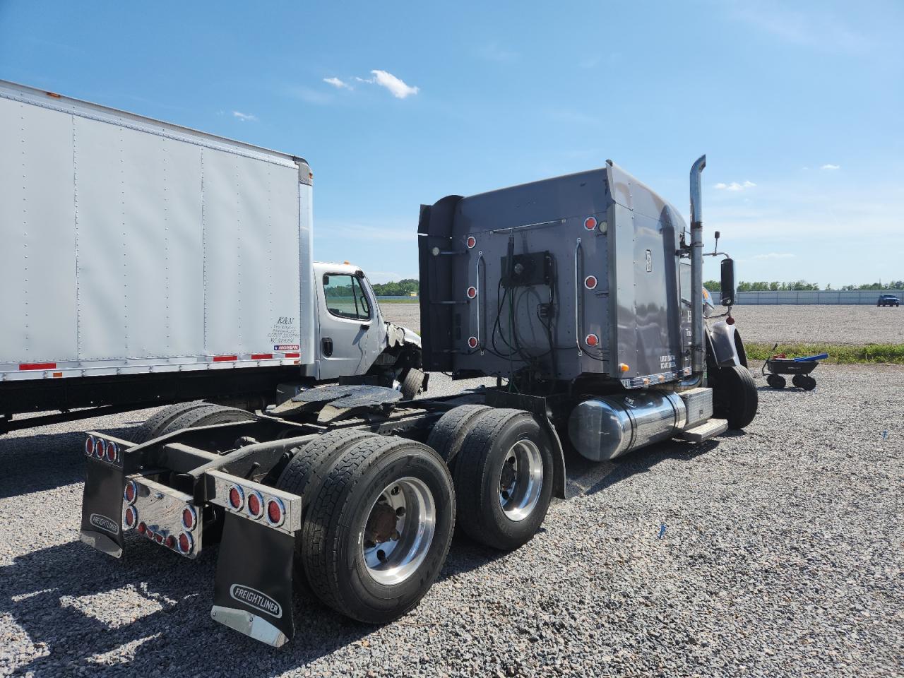 2015 FREIGHTLINER All other VIN 3ALXFBCG1FDGC1672 photo 4