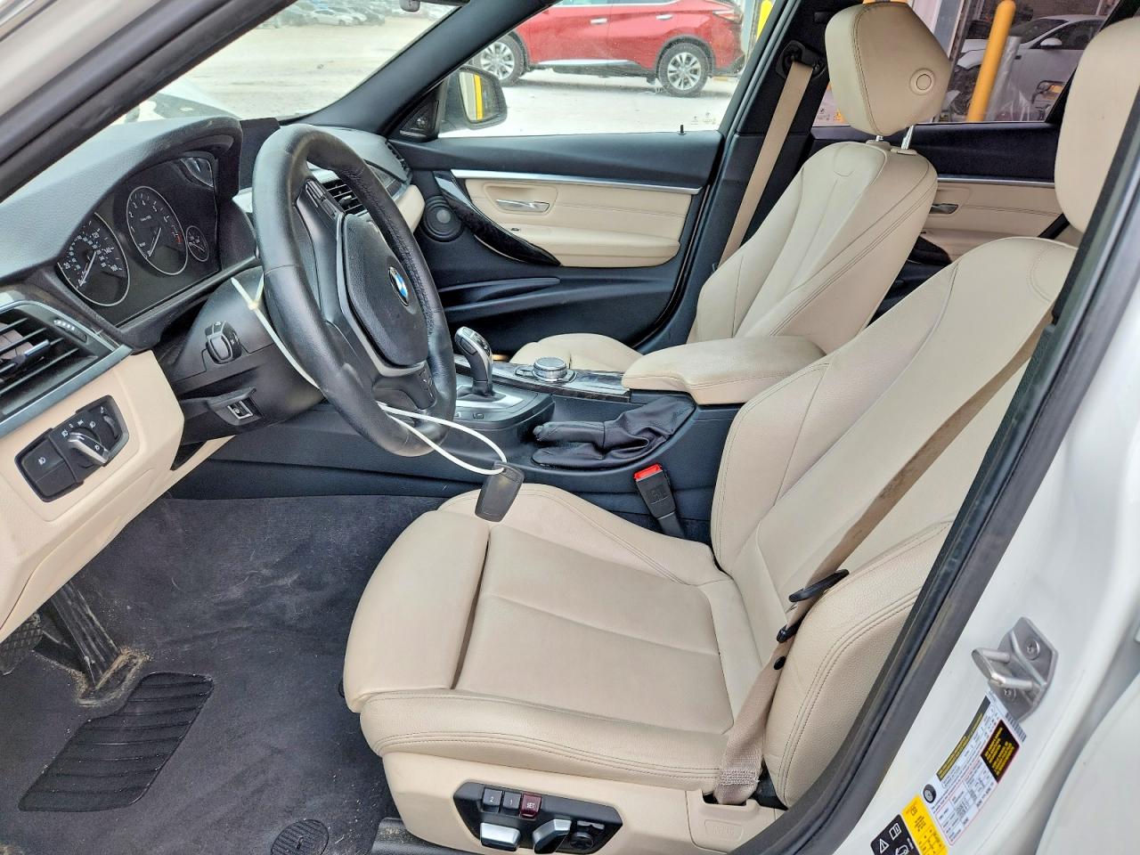 2016 BMW 3 series VIN WBA8E3G52GNU00269 photo 7