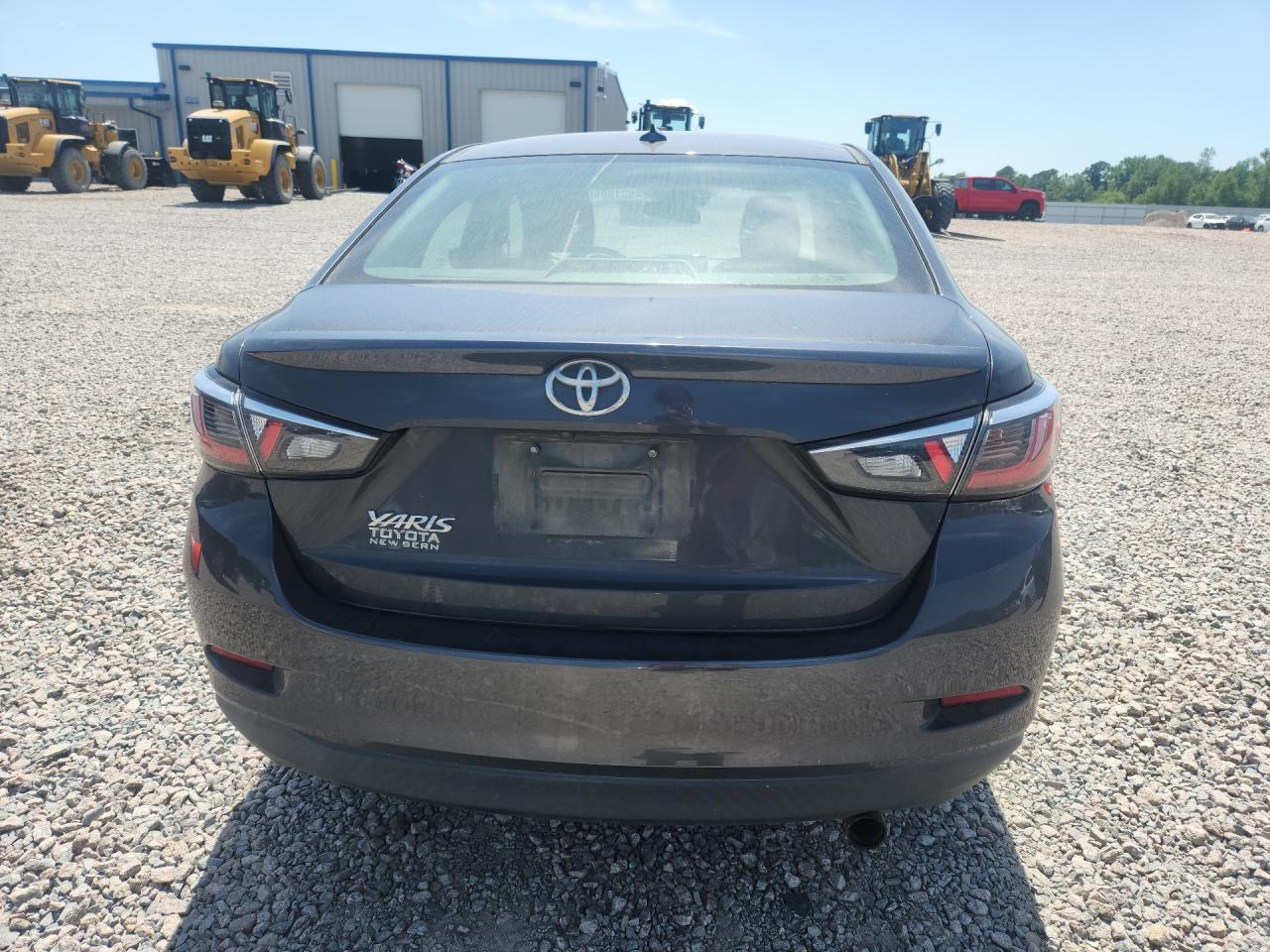 2019 Toyota Yaris VIN 3MYDLBYV6KY513350 photo 6