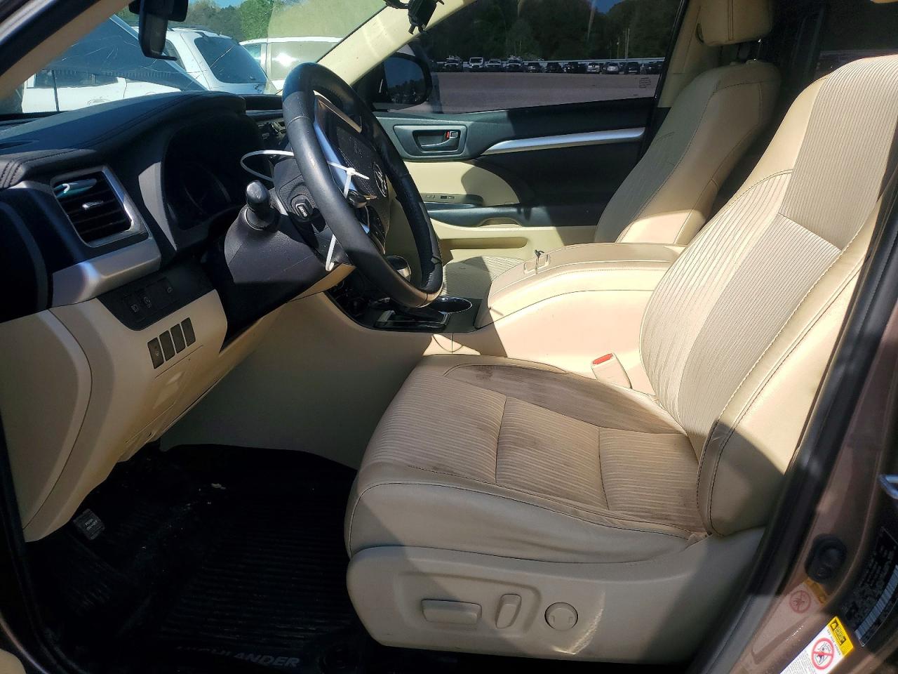 2019 Toyota Highlander VIN 5TDBZRFH7KS700663 photo 7