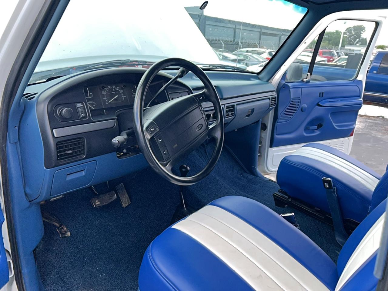 1995 Ford Bronco VIN 1FMEU15H0SLB80835 photo 9