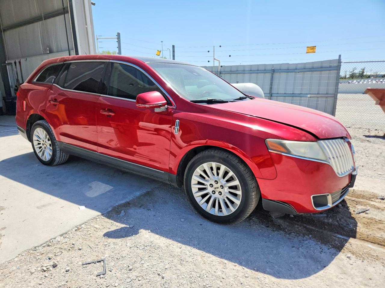 2011 Lincoln Mkt VIN 2LMHJ5FR3BBJ54142 photo 4