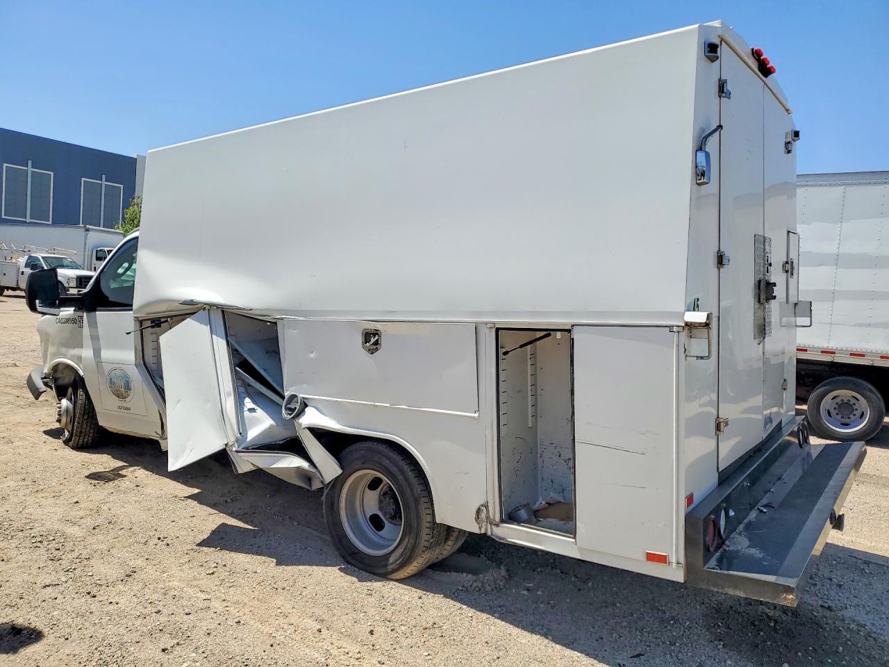 2019 CHEVROLET Express VIN 1HA3GRCGXKN004970 photo 2