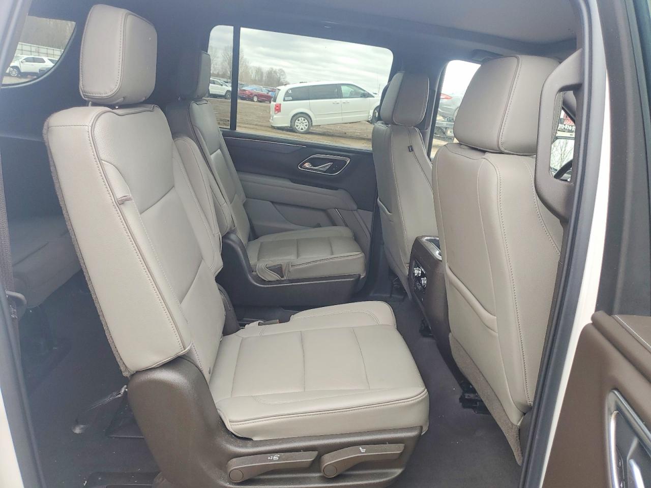 2021 GMC Yukon VIN 1GKS2GKD1MR148367 photo 11