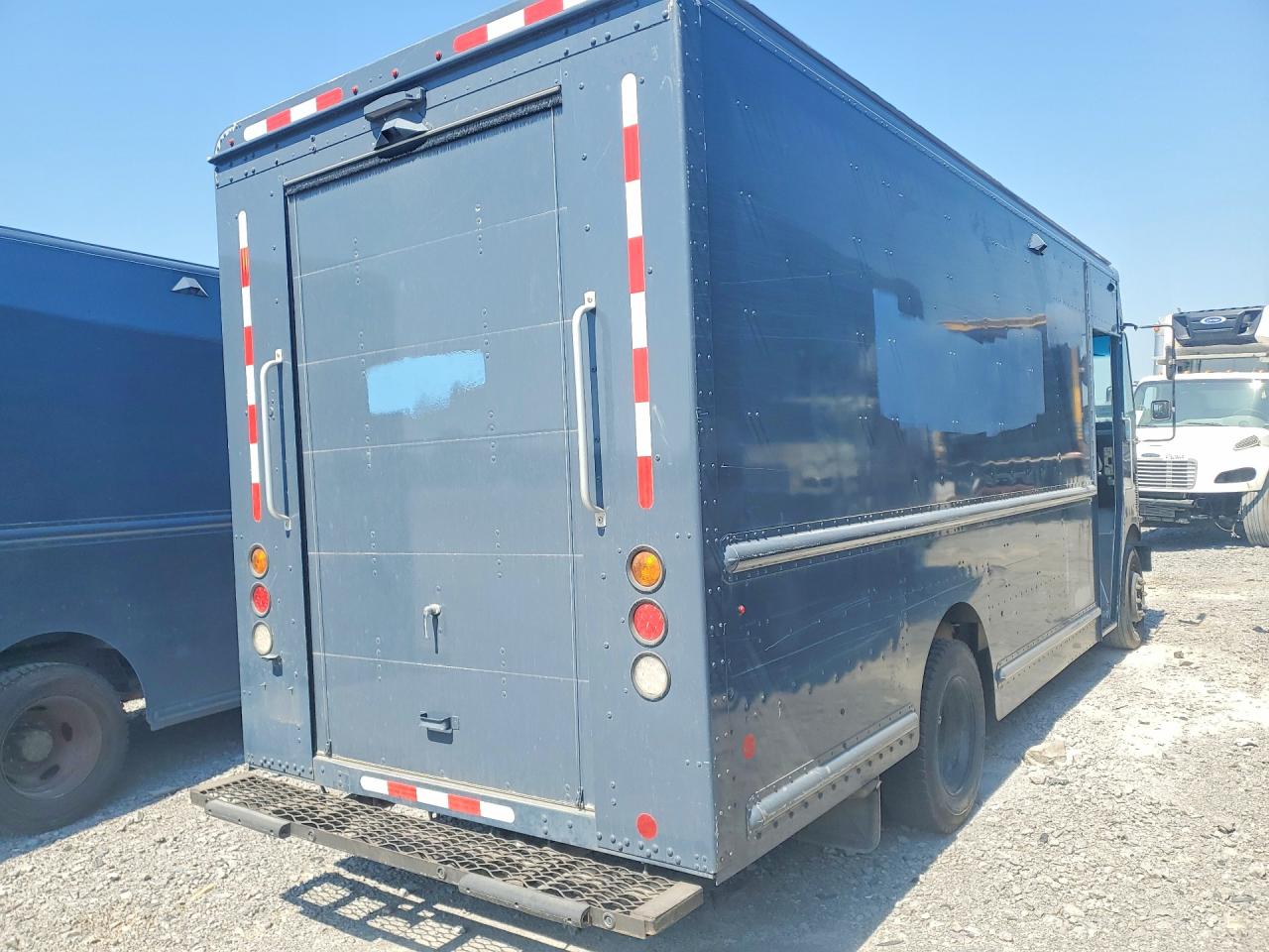 2020 FREIGHTLINER All other VIN 4UZAC2EA4LCMH8120 photo 3