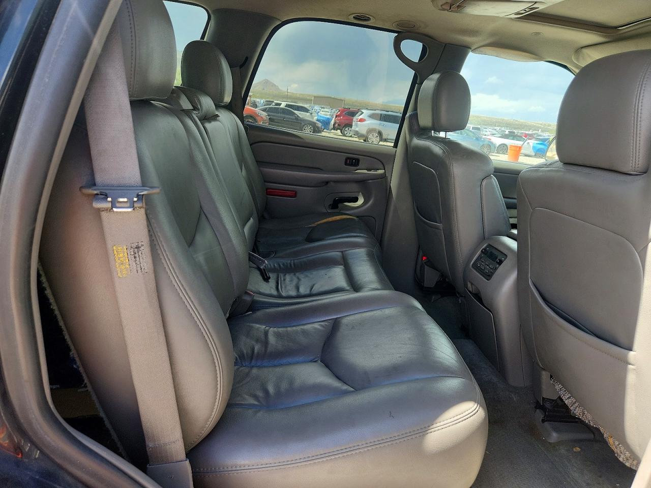 2004 Chevrolet Tahoe VIN 1GNEK13Z04J307174 photo 11