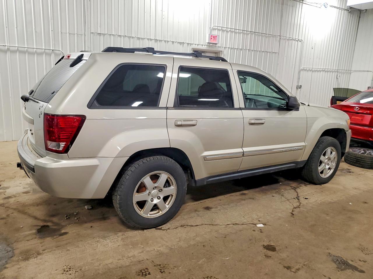 2010 Jeep Cherokee VIN 1J4PR4GK7AC117460 photo 3