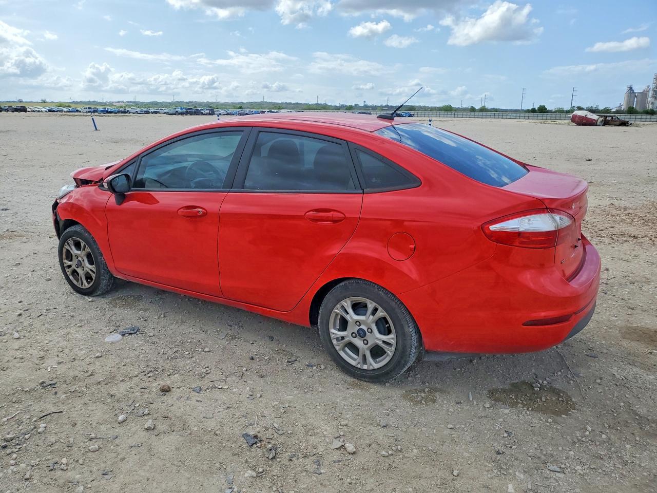 2014 Ford Fiesta VIN 3FADP4BJ4EM227132 photo 2