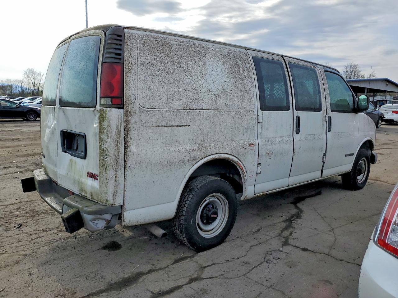 2002 GMC Savana VIN 1GTGG25R521904260 photo 3