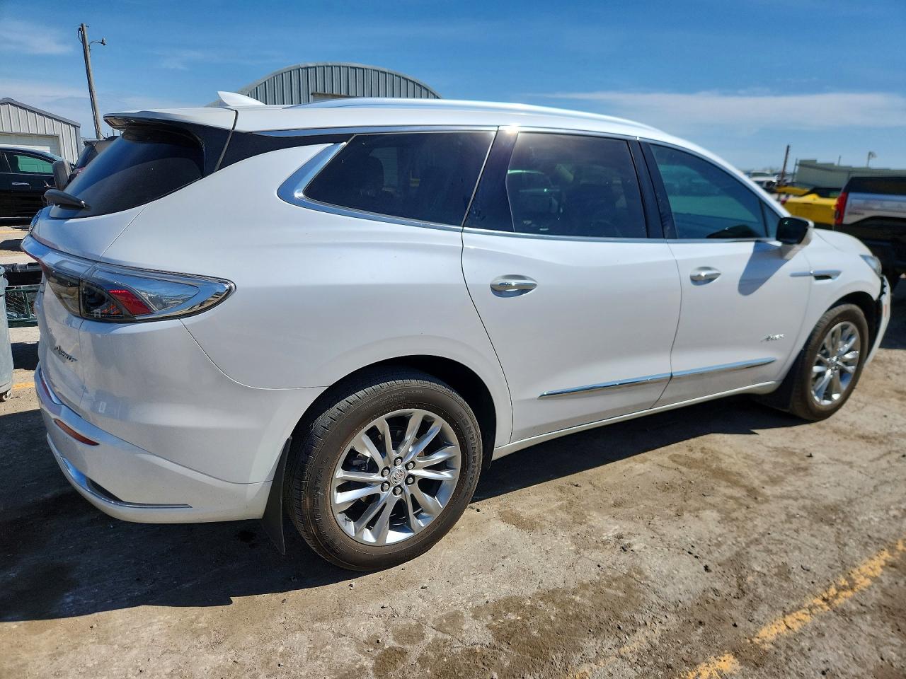 2023 Buick Enclave VIN 5GAEVCKW3PJ183037 photo 3
