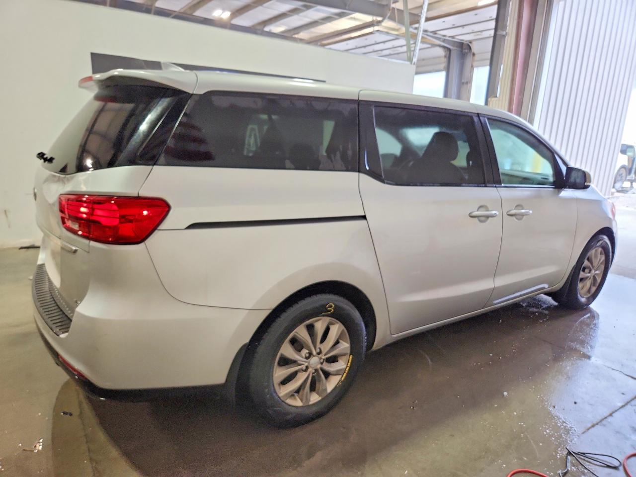 2019 Kia SEDONA VIN KNDMB5C11K6548599 photo 3