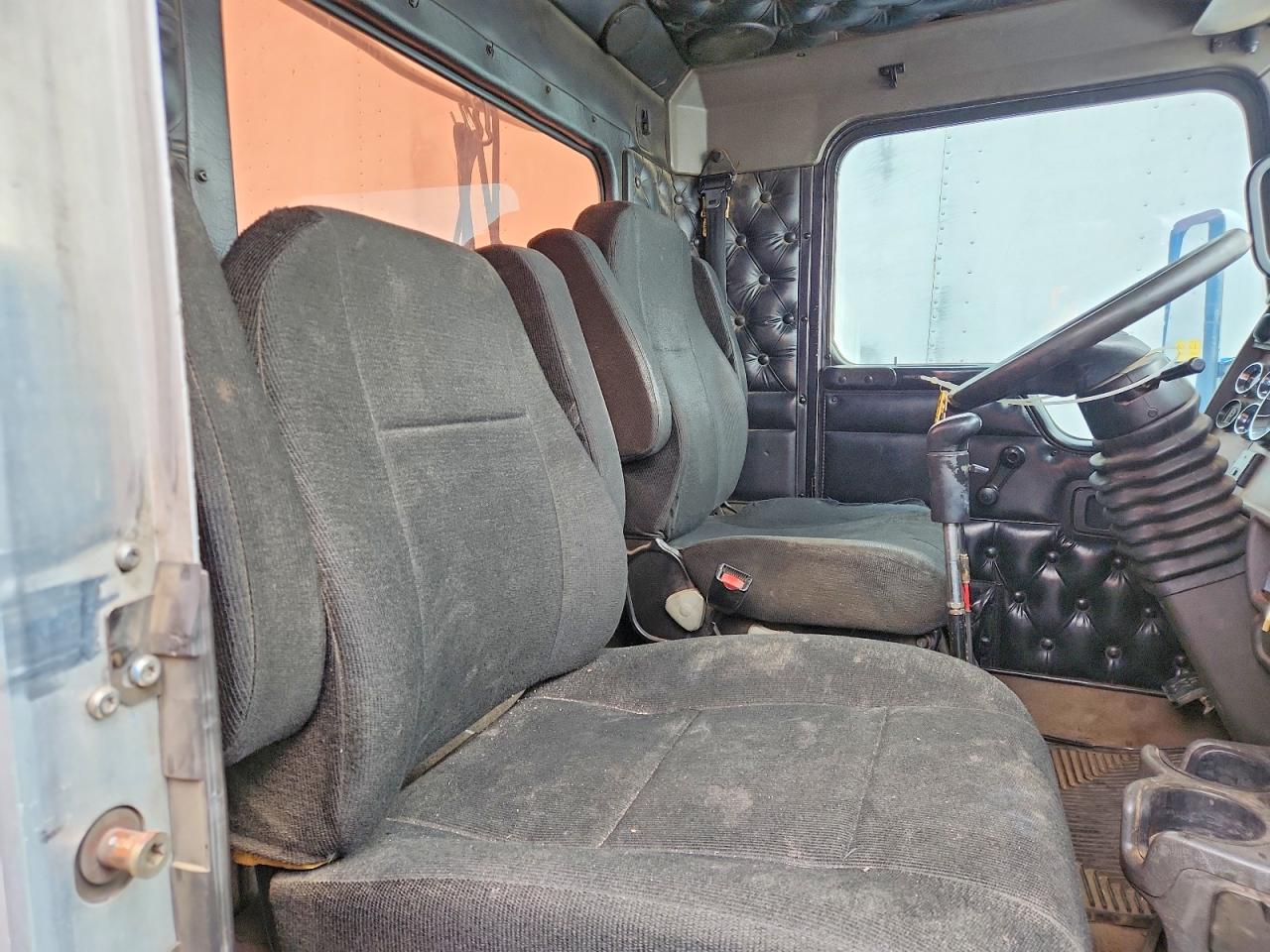 2005 KENWORTH All other VIN 1XKDA07X55R103374 photo 6