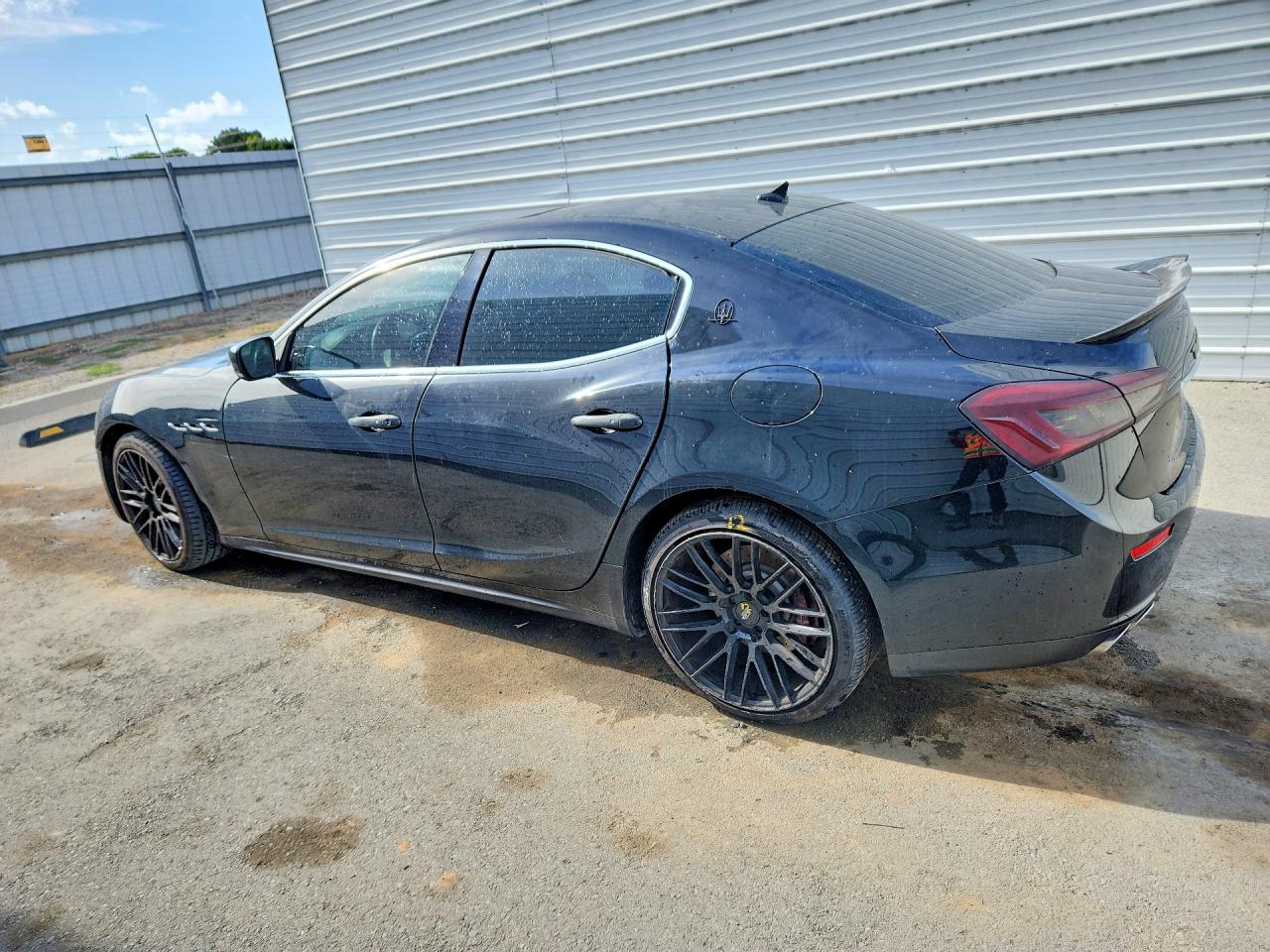 2016 Maserati All models VIN ZAM57RSA2G1189200 photo 2