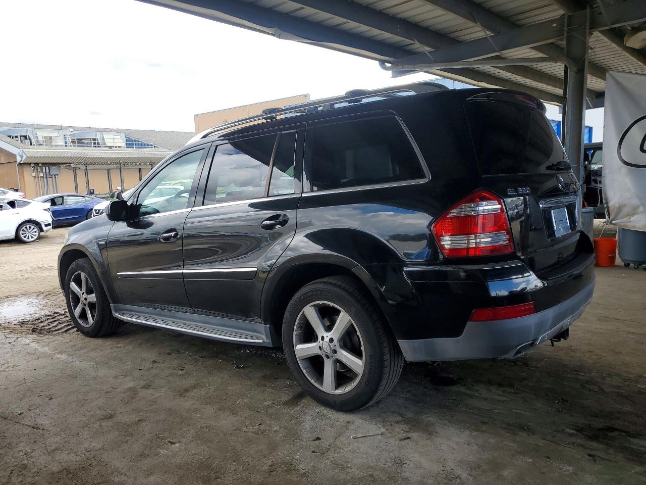 2009 Mercedes Gl-class VIN 4JGBF25E69A528555 photo 2