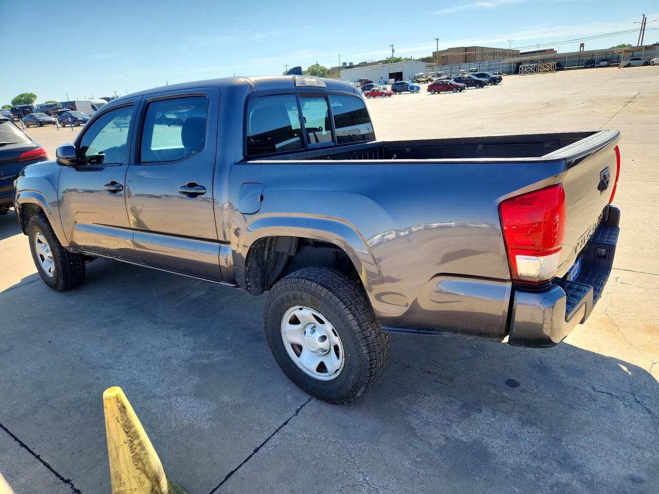 2017 Toyota Tacoma sr VIN 5TFAX5GN8HX095652 photo 2
