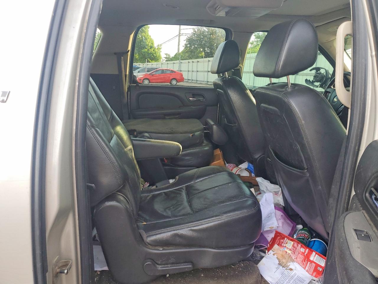 2009 Chevrolet Suburban VIN 1GNFK26309R135433 photo 10
