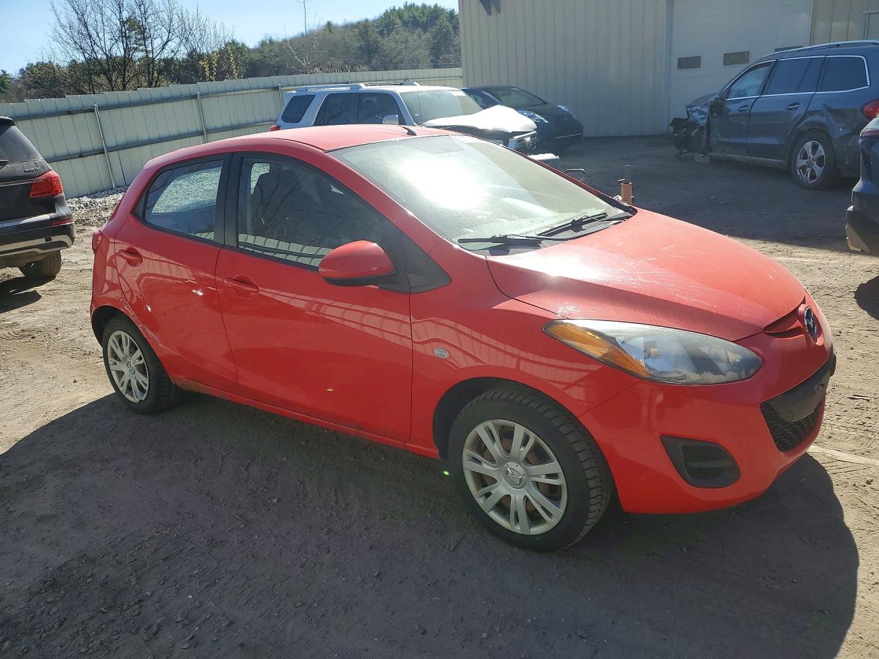 2012 Mazda 2 VIN JM1DE1KZ1C0132869 photo 4