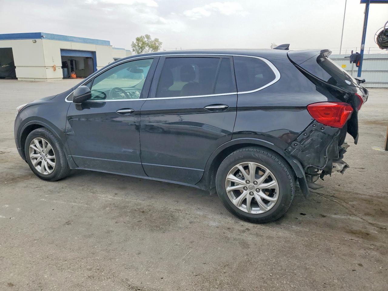 2020 Buick Envision VIN LRBFXBSA6LD139570 photo 2