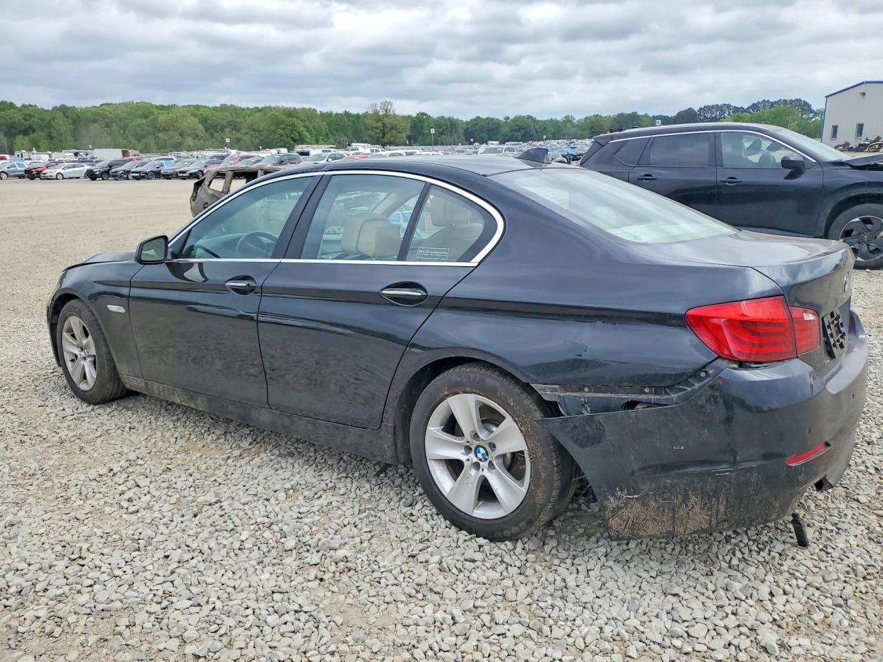 2013 BMW 5 series VIN WBAXG5C50DD230132 photo 2