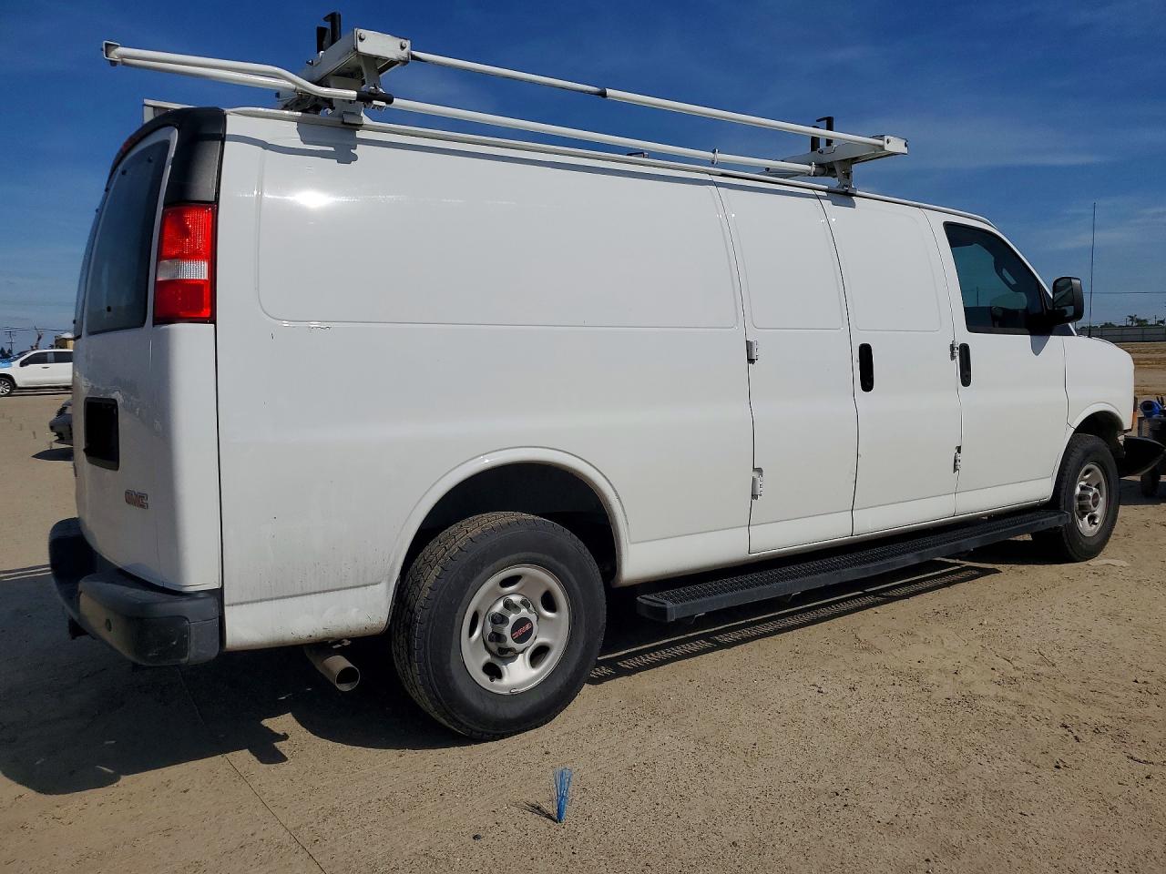 2023 GMC Savana VIN 1GTW7BFP4P1179427 photo 3
