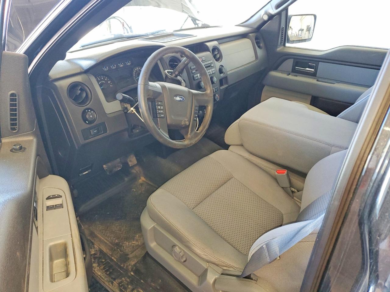 2013 Ford F150 VIN 1FTMF1EF3DFC63413 photo 8
