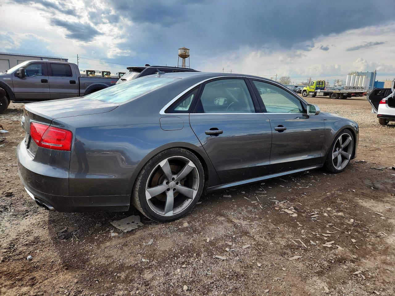 2014 Audi S8 VIN WAUD2AFD1EN002875 photo 3