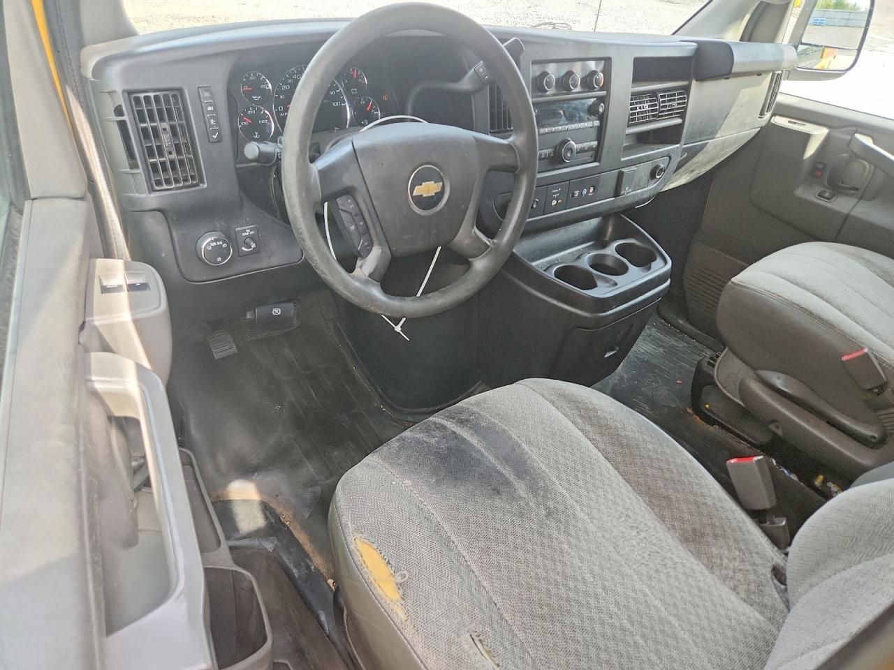2021 CHEVROLET Express VIN 1GCWGAFP2M1174524 photo 8