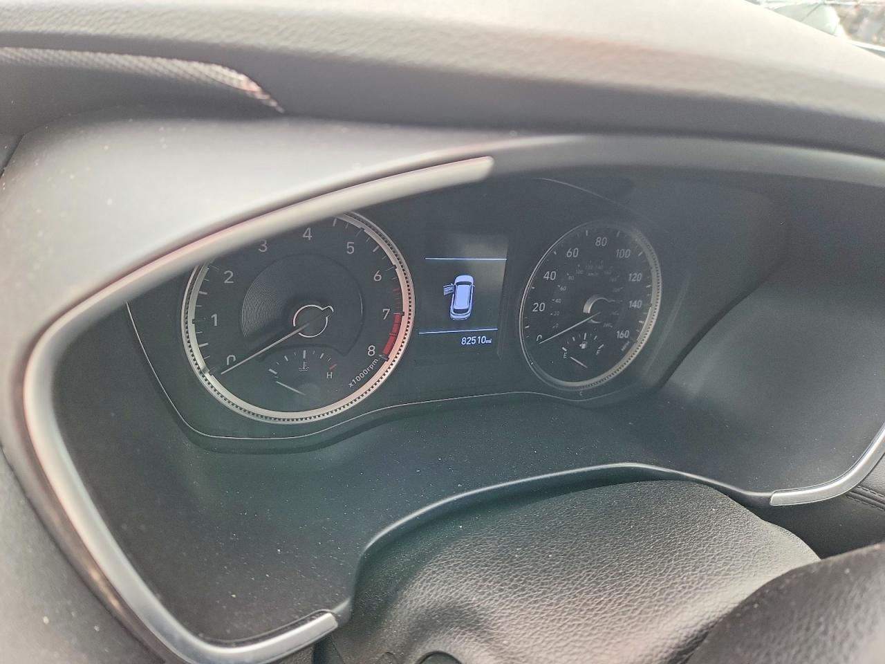 2019 Hyundai Santa fe VIN 5NMS23AD7KH112030 photo 9