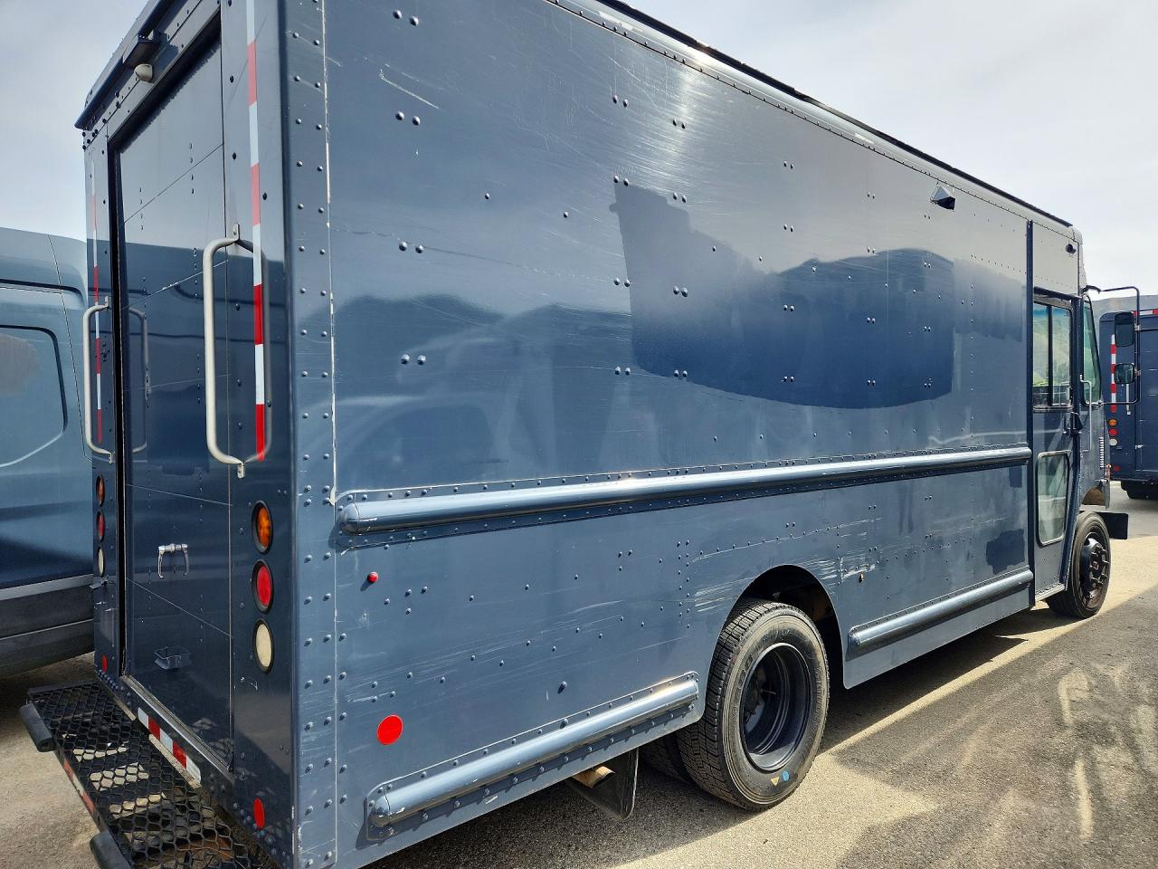 2020 FREIGHTLINER All other VIN 4UZAC2EA1LCLZ7001 photo 3