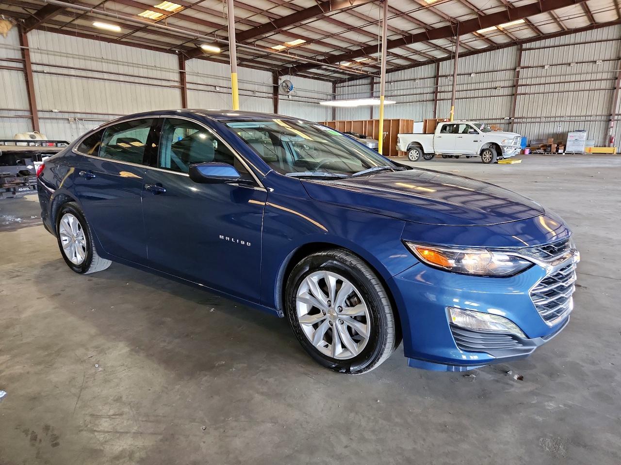 2025 Chevrolet Malibu VIN 1G1ZD5ST4SF119646 photo 4